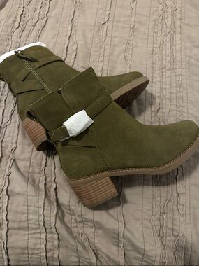 Toms Olive Green Suede Ankle Boots with Stacked Heel